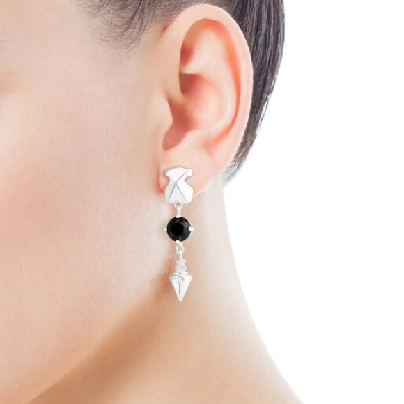 Beautiful gift! 𝟵𝟮𝟱 𝗧𝗢𝗨𝗦 𝗲𝗮𝗿𝗿𝗶𝗻𝗴𝘀 and 6.5mm onyx. - Picture 1 of 6